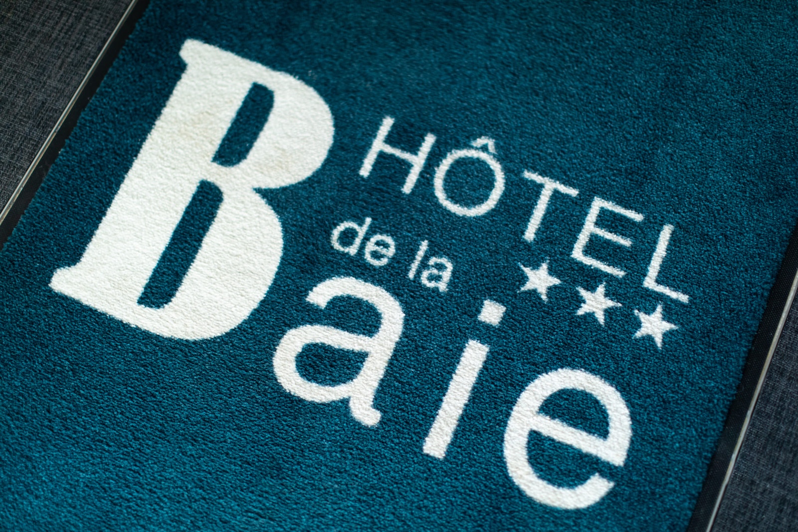 hote la baie du crozon paillasson hotel accueil