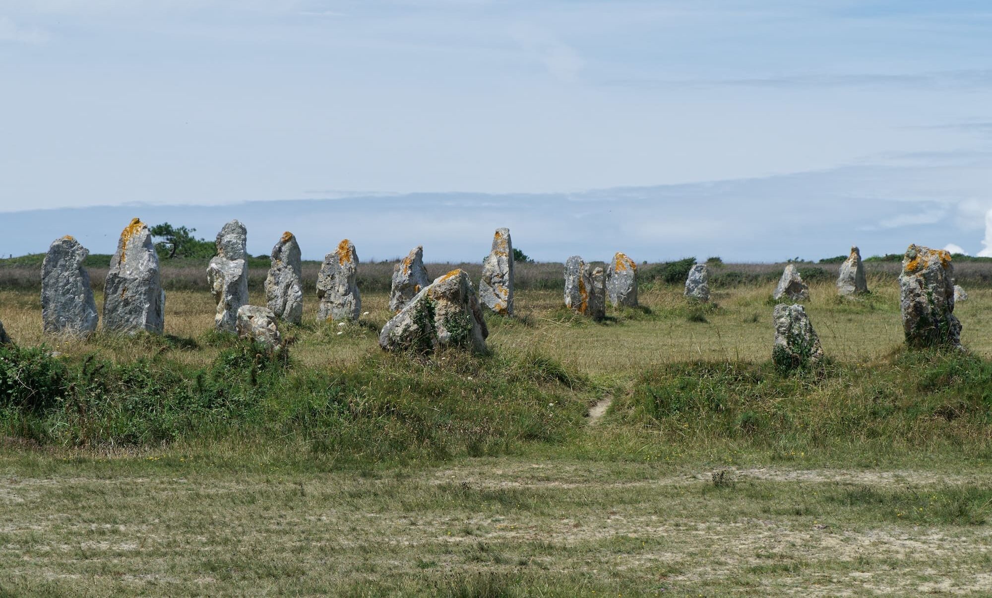 lagatjar alignements mégalithiques menhirs baie du crozon